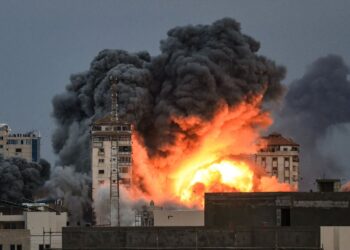 Mbi 1 mijë viktima në vetëm dy ditë luftime, Izraeli shpall për herë të parë gjendjen e luftës