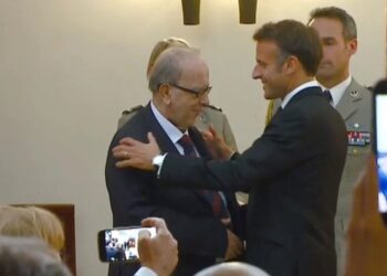 AFP/ Tri pyetje për Ismail Kadaré:  Letërsia më dha mundësinê të kapërcej të pamundurën