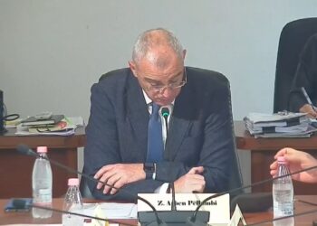 Përjashtimi i deputetëve të opozitës, “grupi” i Berishës braktis mbledhjen e komisionit