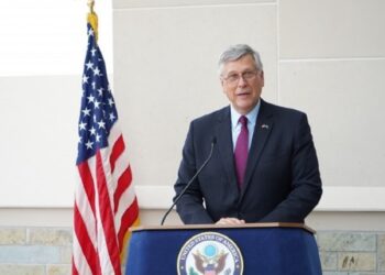 Ish-ambasadori amerikan në Kosovë: Serbia është futur thellë në krahët e Rusisë dhe Kinës