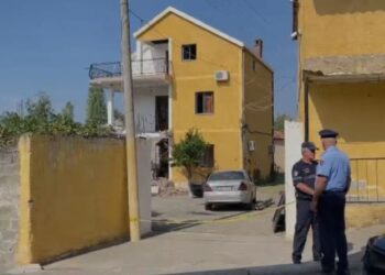 Plumba në drejtim të vilës/ Policia në kërkim të autorëve, blindohet Kurbini