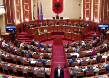 Sulmi terrorist serb në Veri/ Parlamenti i Shqipërisë voton me 101 vota pro rezolutën në mbështetje të Kosovës