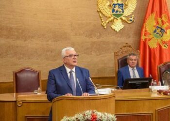 Tronditje në Podgoricë/ SHBA e BE kundërshtojnë hapur vendosjen e politikanit pro-rus në krye të Kuvendit të Malit të Zi