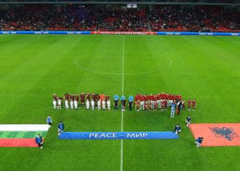 LIVE/ Miqësorja e futbollit në “Air Albania”, nisi ndeshja Shqipëri-Bullgari