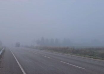 Mjegull e dendur në aksin Maliq-Pogradec, vështirësi në qarkullimin e mjeteve