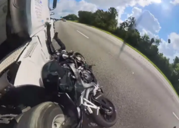 VIDEO/ Pamje të rënda të përplasjes së motoçiklistit me 220km/orë, pas disa parakalimeve të rrezikshme në autostradë