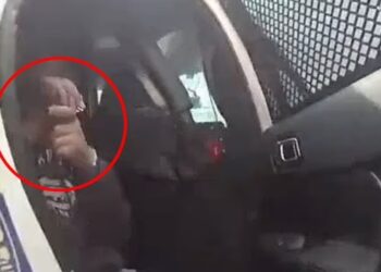 “Po ecte në mënyrë të dyshimtë”/ Me armën gati për qitje, arrestohet shqiptari