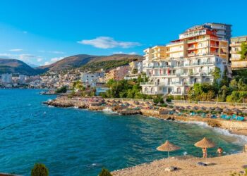 “Daily Mail”: Riviera Shqiptare, sekreti më i bukur i pushimeve në Evropë