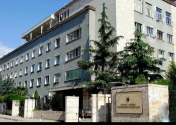 Emri/ U arrestua me drogë në 2021, Prokuroria kërkon sekuestrimin e 14 pasurive të 29 vjeçarit në Tiranë, i dënuar më parë