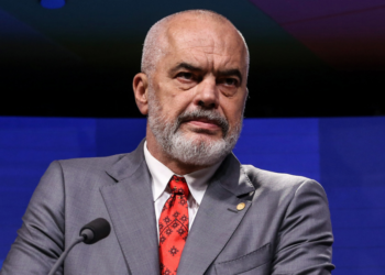 Rama për “The Financial Times”: NATO të rivendosë kontrollin në veri të Kosovës. Për të dalë nga kjo çmenduri e pafund…!