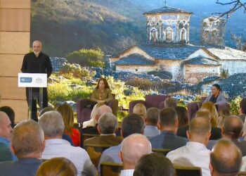 “S’ka më derdhje të ujërave të zeza në det”/ Rama: ‘Maldivet e Europës’ po i ndotin hotelet me ‘5 yje në ballë’