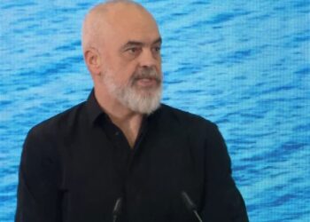 “Çfarë do vjedhim, këtu njerëzit s’kanë bukë të hanë…”/ Rama: Jemi vendi i fundit për vjedhje banesash në Europë, i kemi befasuar të gjithë