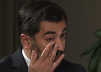 VIDEO/ Familja e gruas i është e bllokuar në Gaza, ministri skocez shpërthen në lot: Ndihem i pafuqishëm!