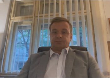 Avokati e politikani serb: Krerët e shtetit në Serbi i emëron Rusia, nëse ikën Vuçiç, ka gati pasardhësin e tij