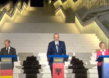 A do të ketë sanksione ndaj Serbisë? Përgjigjen Von der Leyen dhe Scholz: Akt i papranueshëm, do hetohet pastaj…!