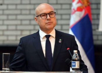 Ministri serb i Mbrojtjes: Hyjmë në Kosovë nëse jep urdhër Vuçiç, por duhet leje nga KFOR-i