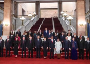 La samitin në Tiranë për Pekinin/ Vuçiç sfidon Perëndimin nga Kina: Ndan foton zyrtare me Putin e Xi