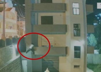 VIDEO/ Futet brenda banesës në Shkozë dhe vjedh paratë, “skifteri” kapet nga kamerat