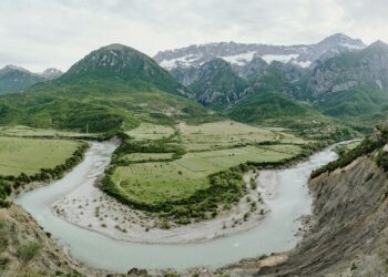 “National Geographic Traveller”: Shqipëria mes destinacioneve më emocionuese për të vizituar në 2024