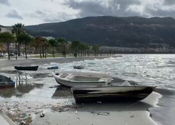 Moti i keq/ Drejtoria e Përgjithshme Detare: Ndalohet lundrimi i mjeteve të vogla