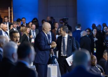 Rama mbërrin në Forumin e Paqes në Paris, diskutohet për luftën Izrael-Hamas