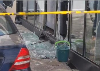 Tritol lokalit në Tiranë, dëmtohen edhe dy biznese ngjitur