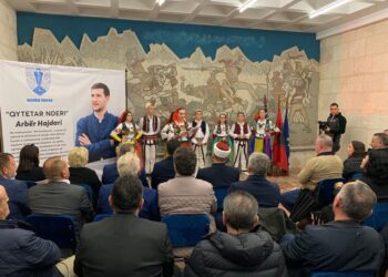 Arbër Hajdari merr titullin “Qytetar Nderi” i Malësisë së Gjakovës