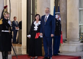 FOTO/ Nga vizita zyrtare në Itali te Forumi i Paqes në Paris, Rama ndan imazhet e javës