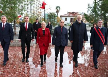 “Kurti e Rama t’i kërkojnë falje shqiptarëve”, Leka: Duhet ta pranojnë që kanë konflikt