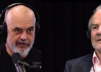 “Gabim i viteve të tij që e paguam shtrenjtë”, Rama debaton me historianin britanik: Mos e prek Tony Blair-in