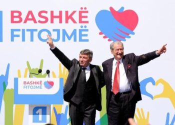 Kryebashkiaku i Fushë-Arrëzit ‘tradhëton’ Berishën, i shkruan Ramës: Gati të strehojmë emigrantë