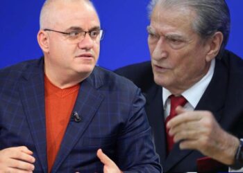 “Ka nuhatur se mund të goditen njerëz pranë tij”/ Hoxha tregon “frikën” e Berishës për kullën te ish-Ekspozita