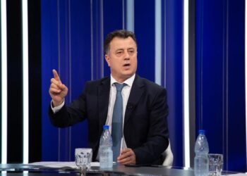 Flet “eksperti” Flamur Noka: 12 telefona me SKY kanë pulsuar nga Kryeministria, të shohim ç’do të bëjë SKAP-i