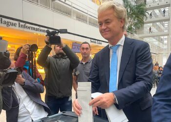 Tërmet në politikën holandeze, populisti antiislamit fiton zgjedhjet parlamentare