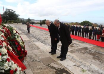 E quajnë skandal përkujtimin e kësaj dite, por nuk përmendin homazhet e Ilir Metës për ditën e Çlirimit!!