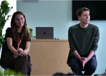 1 javë “divorc”, kompania që krijoi ChatGPT rikthen CEO-n e shkarkuar pasi e zëvendësoi Mira Murati