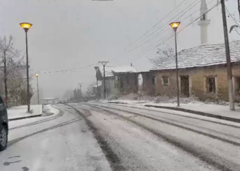 Bora zbardh Kukësit, trashësia i kalon 20 cm në disa zona