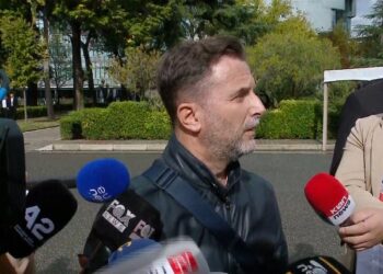 Dhuna e opozitës Kuvend, Braçe: Milici fashiste në shërbim të Berishës!