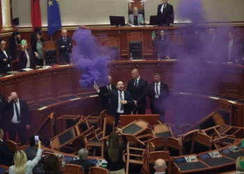 Mblidhet sot Kuvendi! Grupi i Berishës sërish me skenar dhune: Revoltë në seancë! Zbardhet rendi i ditës