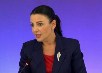 Balluku në Samitin e Diasporës: Kthejini sytë nga Shqipëria. Duhet bashkëpunim