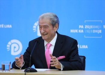 Berisha i ‘destabilizuar’ këtë të premte: Linda Rama futi në Parlament njerëz të armatosur