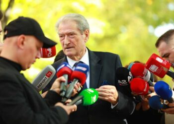 Kreu i ‘Foltores’ mburr veten: Të dalë një burrë tjetër e të marrë 600 mijë vota. Berisha i tretë është më i fuqishmi!