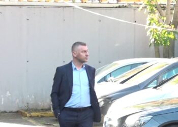 Grushti ndaj kolegut socialist në Parlament, Nallbati paraqitet në SPAK: S’kam goditur njeri. Më tërhoqi dhe e tërhoqa…