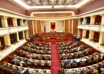 “Gardistët do rrethojnë sallën e Parlamentit”/ Kuvendi reagon ndaj Bardhit: Nikolla nuk ka dhënë asnjë urdhër për masa të veçanta