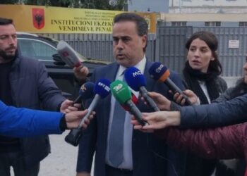 Takoi Belerin në burgun e Durrësit, ministri grek: Gjyqësori të japë drejtësi. Bashkia e Himarës e vetmja në botë…!