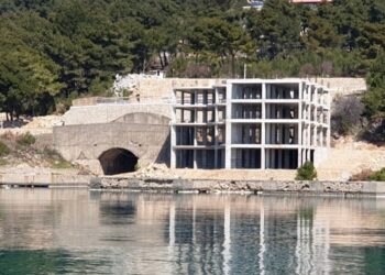 Ndërtuan brenda bazës ushtarake në Shëngjin, Gjykata e Lartë lë në fuqi sekuestron preventive