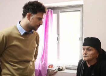 Rrëfehet nëna 101 vjeçare që jeton e vetme: I lutem Zotit të më marrë