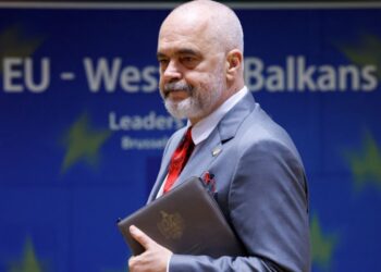 Kathimerini: Athina është nën presionin e madh të BE-së për Shqipërinë, Gjermania dhe Spanja nuk tolerojnë