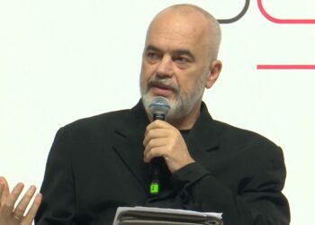 Rama: Paga mesatare 900 euro në mesin e 2024. Na akuzojnë se mbështesim të pasurit, por 33% e buxhetit shkon…!