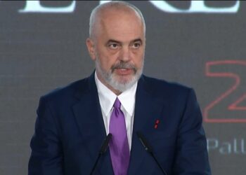 Tiranë/ Samiti i Diasporës, Rama: Mbledh në një, Shqipërinë dhe shqiptarët